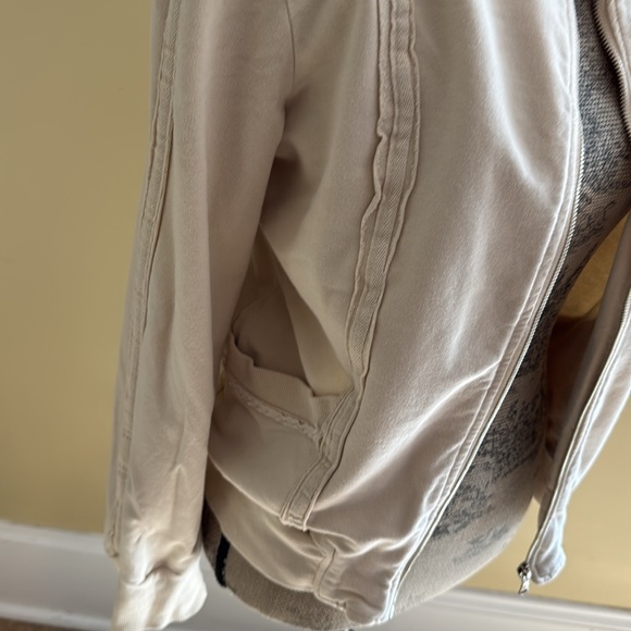 Sweatshirt - Picture 3 of 4